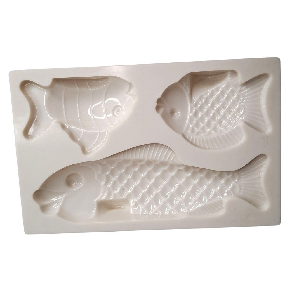 Barry Baking Chocolate Mold White Plastic Fish-Shaped Tool For‎ Confectionery